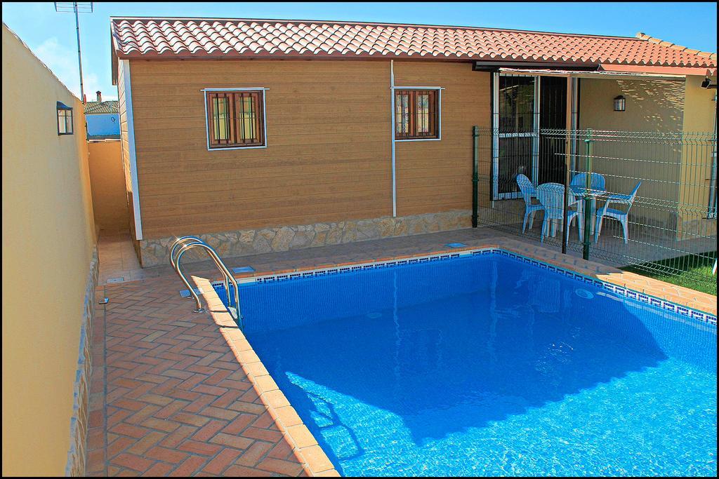 Bungalow Curro Pareja con piscina privada Conil De La Frontera Exterior foto